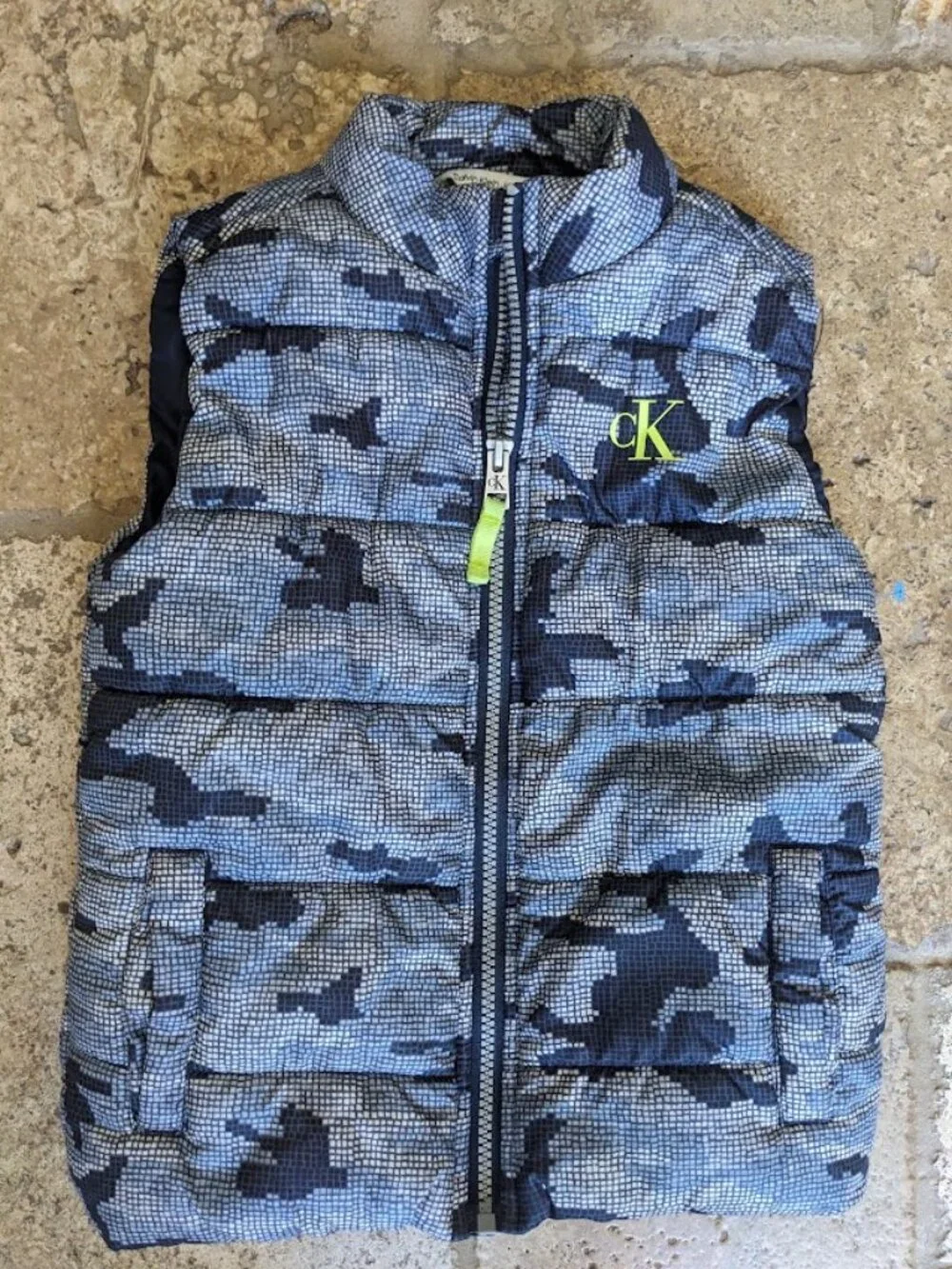Calvin Klein Childs Blue Camouflage Puffer Vest Size 4T